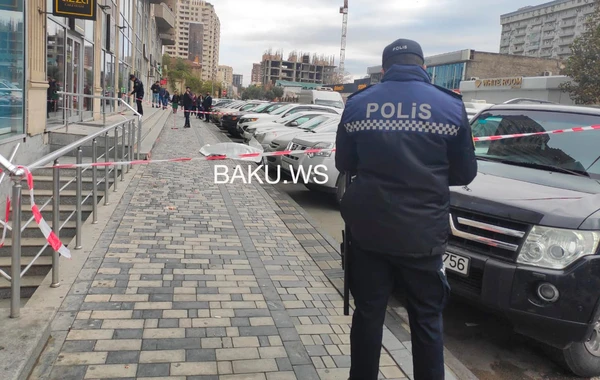Bakıda yeniyetmə özünü 11-ci mərtəbədən atdı - VİDEO