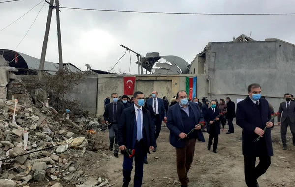 Erməni terroru nəticəsində Gəncədə dağılan evlərin siyahıya alınmasına başlanıldı - FOTO