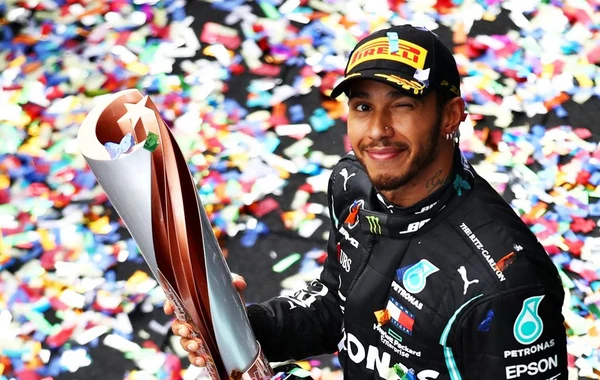 Hemilton "Formula 1" üzrə yeddiqat dünya çempionu oldu