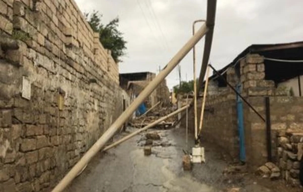Bakıda yağışın təsirindən aşan hasar qaz xəttini zədələyib - FOTO