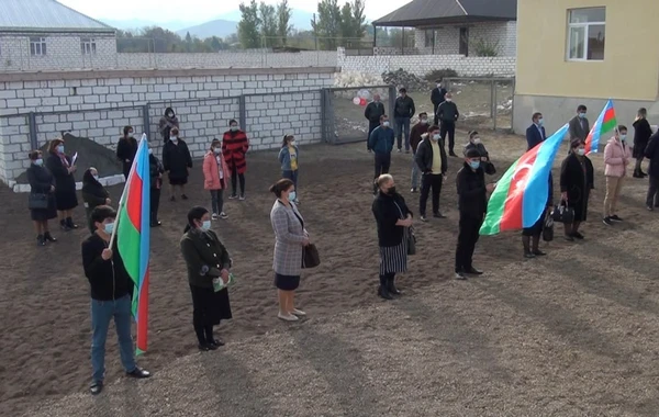 Şəhid ailələri və qazilərə evlər paylandı - FOTO