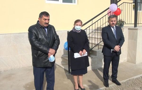 Şəhid ailələri və qazilərə evlər paylandı - FOTO