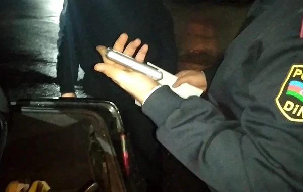 Komendant postundan narkotik keçirmək istəyən şəxs saxlanıldı - VİDEO