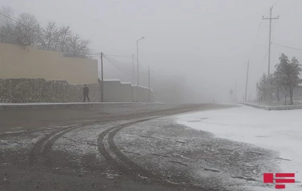 В Шамахы выпал снег, на дорогах ожидается гололедица - ФОТО