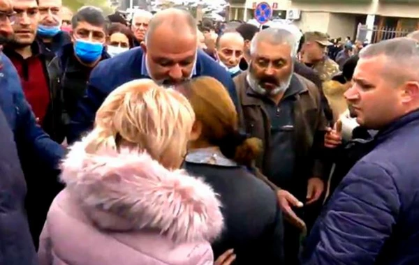 Ermənistanda itkin düşən hərbçilərin ailə üzvləri ayağa qalxdı