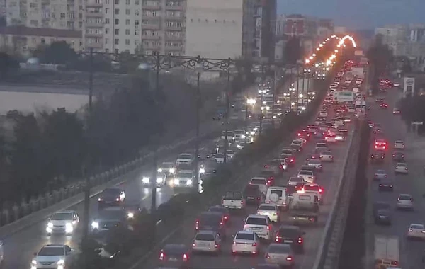 Bakıda avtobusların hərəkəti iflic olub - FOTO