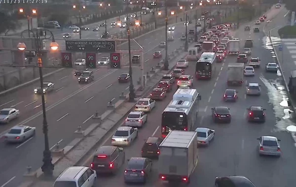 Bakıda avtobusların hərəkəti iflic olub - FOTO