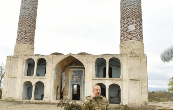 Prezident İlham Əliyev və birinci xanım Mehriban Əliyeva işğaldan azad edilmiş Ağdam şəhərində olublar - FOTO