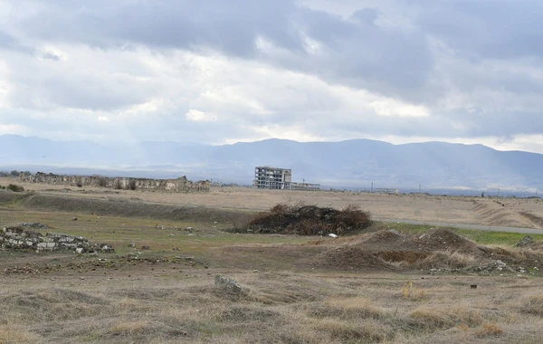 Prezident İlham Əliyev və birinci xanım Mehriban Əliyeva işğaldan azad edilmiş Ağdam şəhərində olublar - FOTO