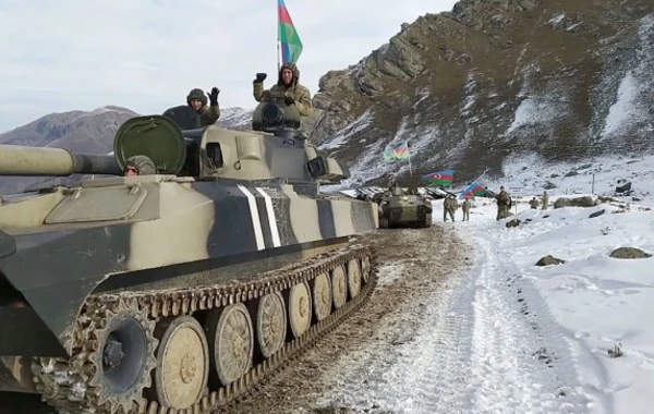Минобороны показало новые кадры продвижения армии Азербайджана в Кельбаджаре