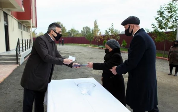 Группа семей шехидов и ветеранов Карабахской войны обеспечена новыми домами - ФОТО