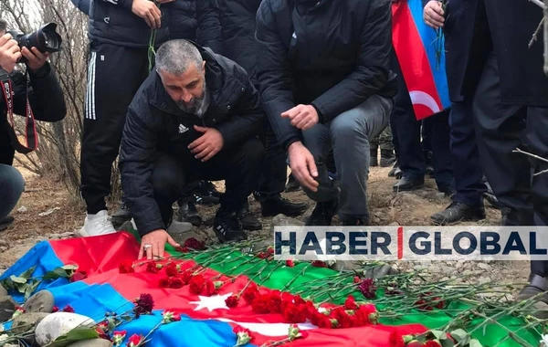 "Qarabağ"ın futbolçuları Ağdamdakı Cümə məscidində namaz qılıb - FOTO