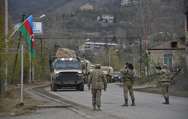Azərbaycan hərbçiləri Laçın şəhərini bayraqla bəzədi - FOTO