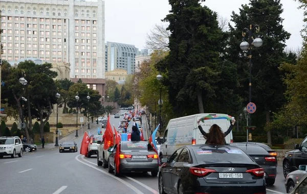 Жители Баку отметили освобождение Лачина, организовав автопробег - ФОТО
