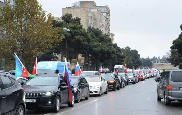 Жители Баку отметили освобождение Лачина, организовав автопробег - ФОТО