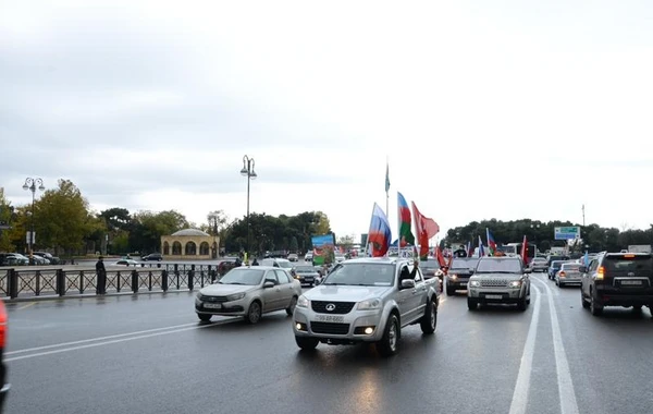 Жители Баку отметили освобождение Лачина, организовав автопробег - ФОТО