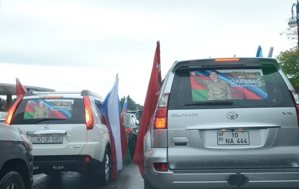Жители Баку отметили освобождение Лачина, организовав автопробег - ФОТО