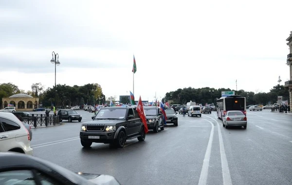 Жители Баку отметили освобождение Лачина, организовав автопробег - ФОТО