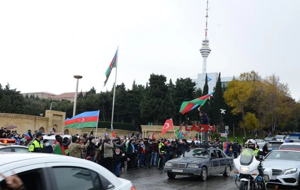 Жители Баку отметили освобождение Лачина, организовав автопробег - ФОТО
