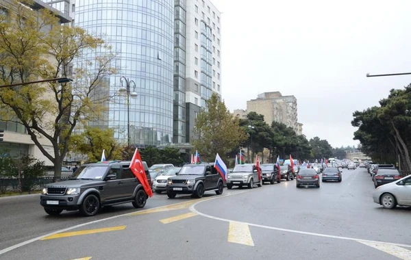 Жители Баку отметили освобождение Лачина, организовав автопробег - ФОТО