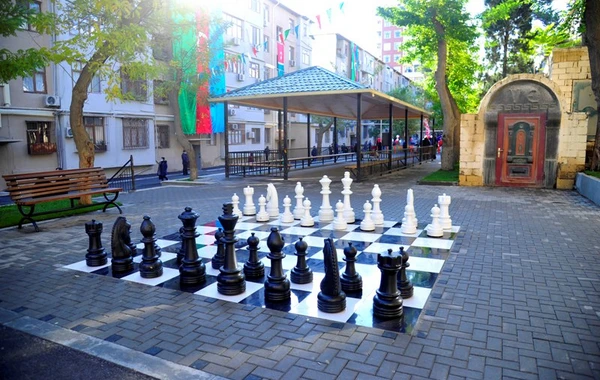 Bakıda abadlaşdırılan növbəti həyət sakinlərin istifadəsinə verildi - FOTO