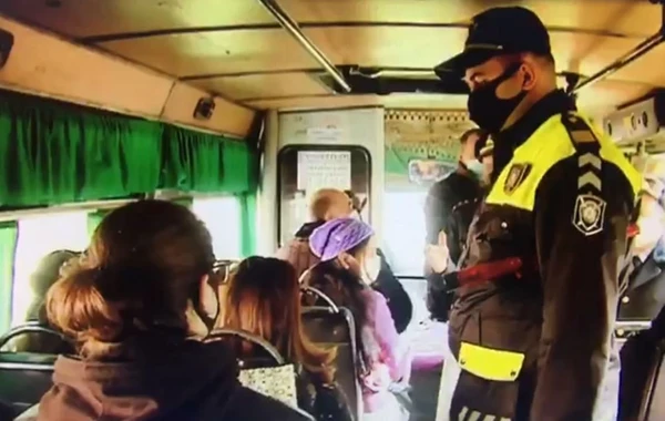 Gəncədə polis reyd keçirdi, karantini pozanlar cərimələndi - FOTO