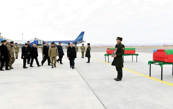 Naxçıvan Beynəlxalq Hava Limanında şəhidlərin qarşılanma mərasimi olub