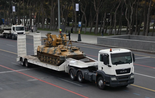 Bakıda keçirilən Zəfər paradı FOTOlarda