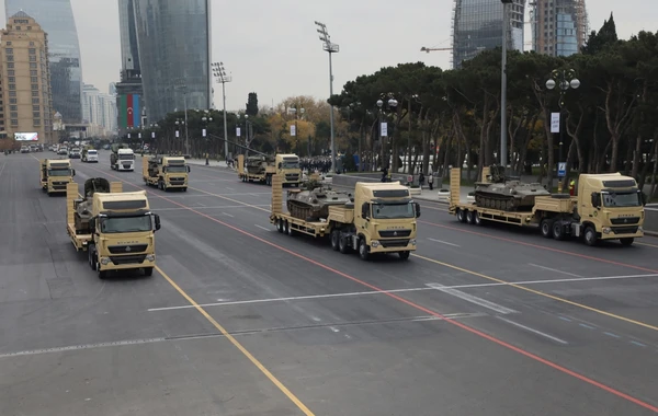 Bakıda keçirilən Zəfər paradı FOTOlarda