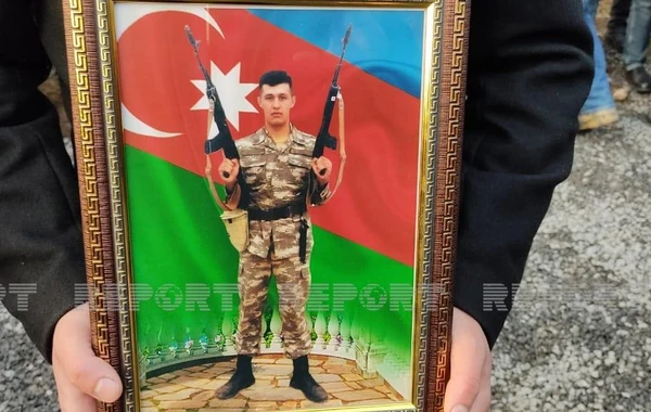 Qaxda şəhid dəfn olunub - FOTO
