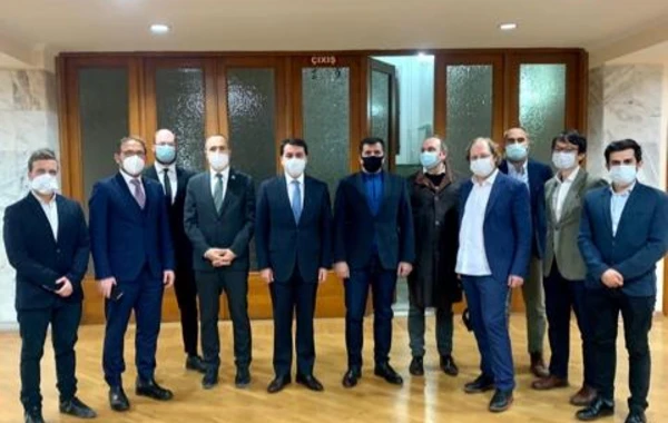 Hikmət Hacıyev xarici jurnalistlərin suallarını cavablandırıb - FOTO