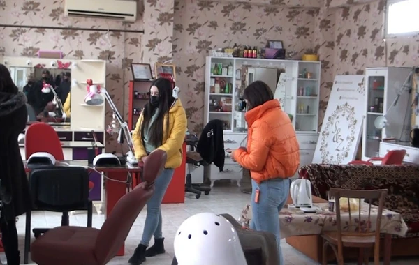 Polis çay evi, kafe və gözəllik salonunda əməliyyat keçirdi - Saxlanılanlar var - FOTO