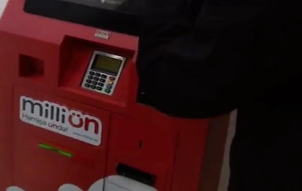 Marketin nəzarətçisi işlədiyi yerin ödəmə terminalından oğurluq etdi - FOTO