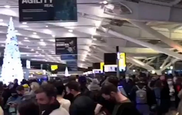 Londonda vəziyyət nəzarətdən çıxır - İnsanlar kütləvi şəkildə şəhəri tərk edir - FOTO