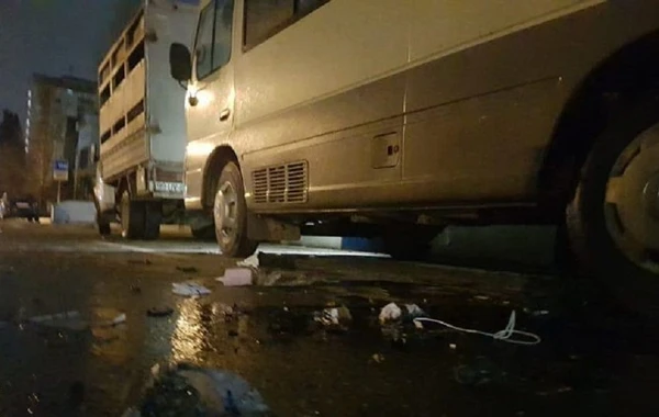 Bakıda avtobus qəzaya uğradı - YENİLƏNİB - FOTO