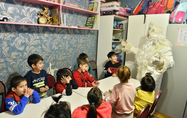 Avrora Qrup kimsəsiz uşaqların üzündə təbəssüm yaratmağa davam edir - FOTO