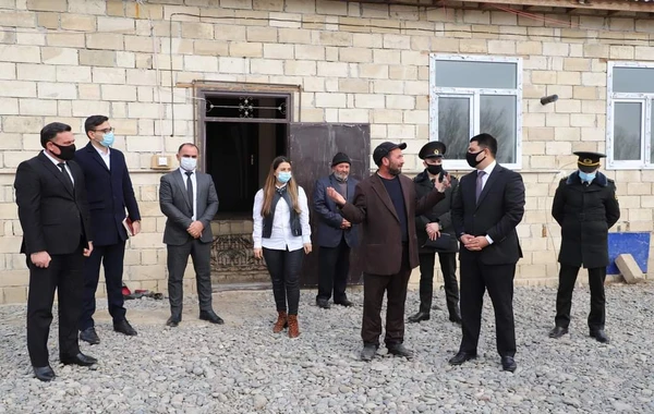 Mirhəsən Seyidov şəhid ailələri və yaralanmış hərbiçilərlə görüşüb - FOTO