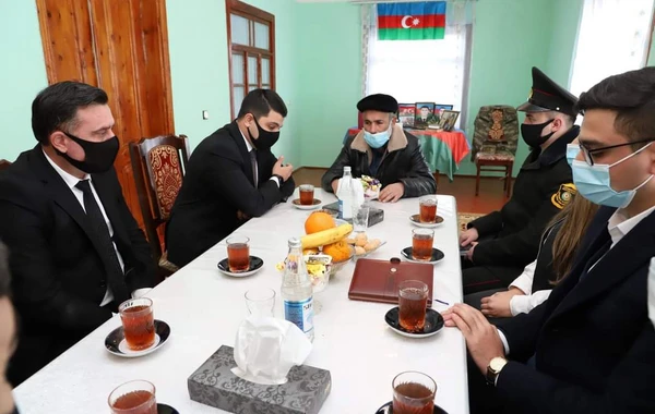 Mirhəsən Seyidov şəhid ailələri və yaralanmış hərbiçilərlə görüşüb - FOTO