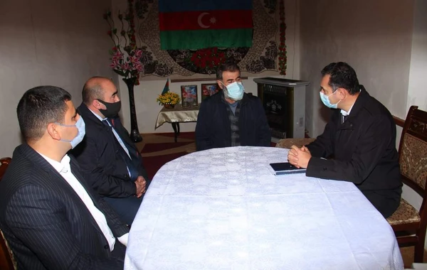 Mirhəsən Seyidov şəhid ailələri və yaralanmış hərbiçilərlə görüşüb - FOTO
