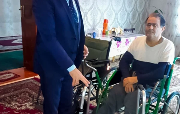 20 nəfər əlilliyi olan şəxsə təkərli oturacaqlar verildi - FOTO