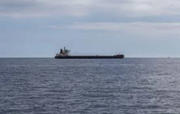 İran BƏƏ-yə hərəkət edən tankeri saxlayıb