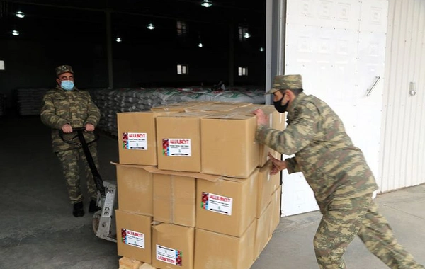 İğdırdan göndərilən yardım dolu yük maşını Müdafiə Nazirliyinin Mərkəzi Ərzaq Anbarında qəbul edilib - FOTO