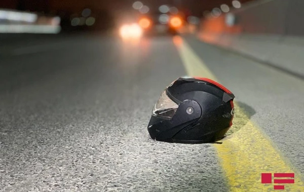Bakı-Sumqayıt şossesində avtomobil iti vurub, motosiklet sürücüsü maşının altında qalıb - FOTO