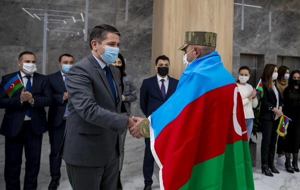 Vətən müharibəsinin qalibləri nazirlikdə coşqu ilə qarşılandılar - FOTO