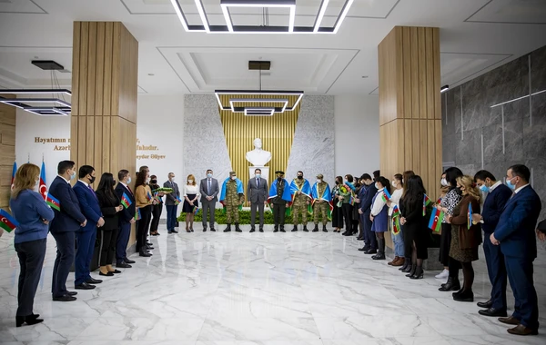 Vətən müharibəsinin qalibləri nazirlikdə coşqu ilə qarşılandılar - FOTO