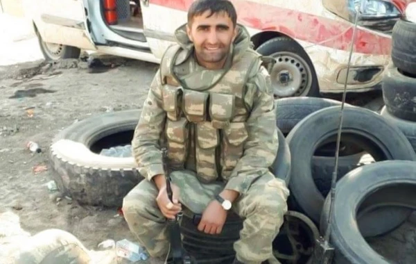 Füzulidən Qırmızı bazara qədər döyüş yolu keçən kapitan - FOTO
