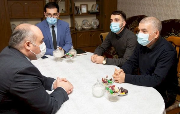 Daha bir şəhid ailəsinə təqaüd kartı təqdim edildi - FOTO