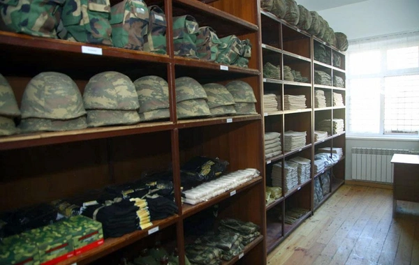 Müdafiə naziri vəzifəli şəxslərə tapşırıqlar verdi - FOTO