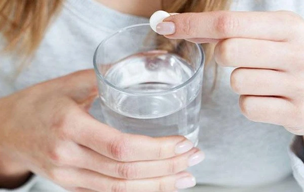Azərbaycanda tibb işçisi dərmandan zəhərləndi