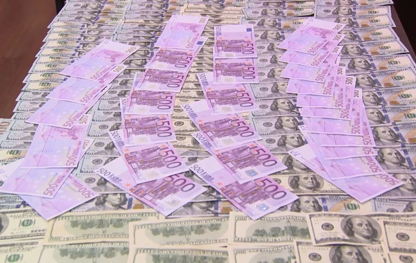 Bakıda 1 ABŞ dollarını 1.74 AZN-ə satan şəxs tutuldu - VİDEO
